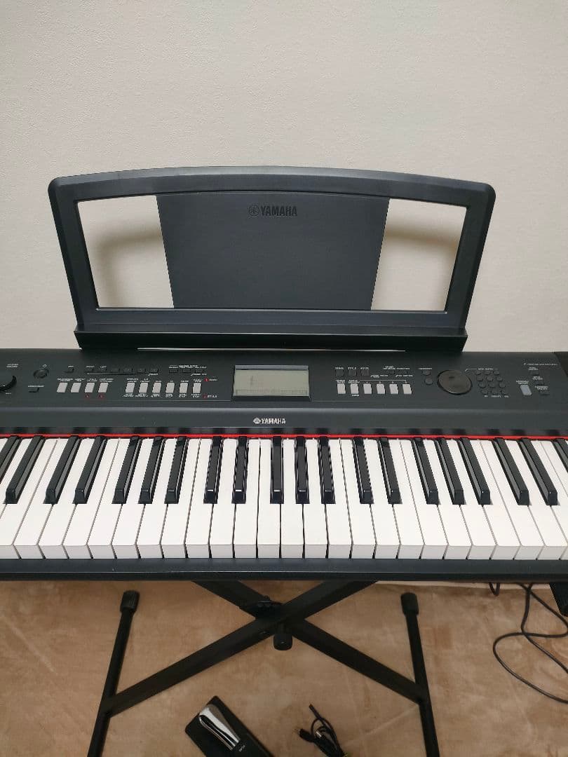 ヤマハ　YAMAHA　電子ピアノ　76鍵盤　piaggero　NP-V80