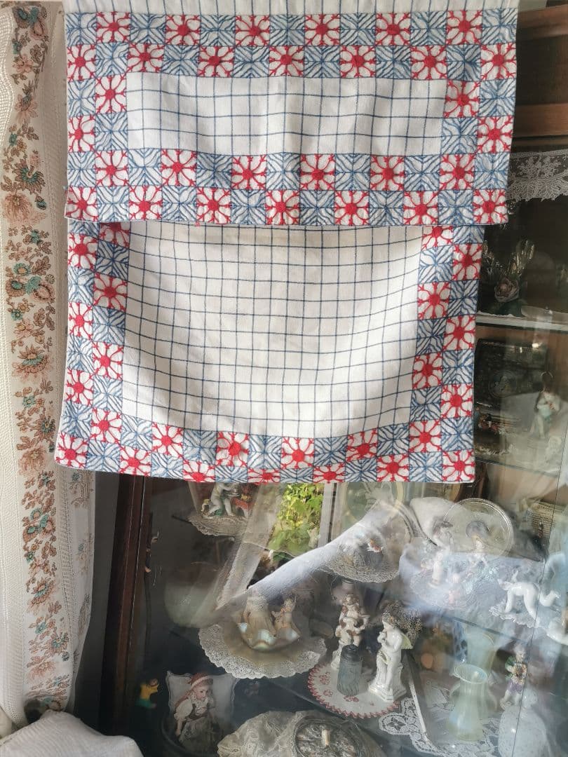 アンティークフランス 赤と青の手刺繍 クッションカバー 衣装ケース タペストリー