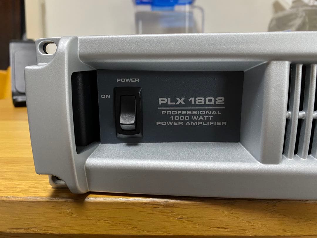 QSC PLX1802 パワーアンプ