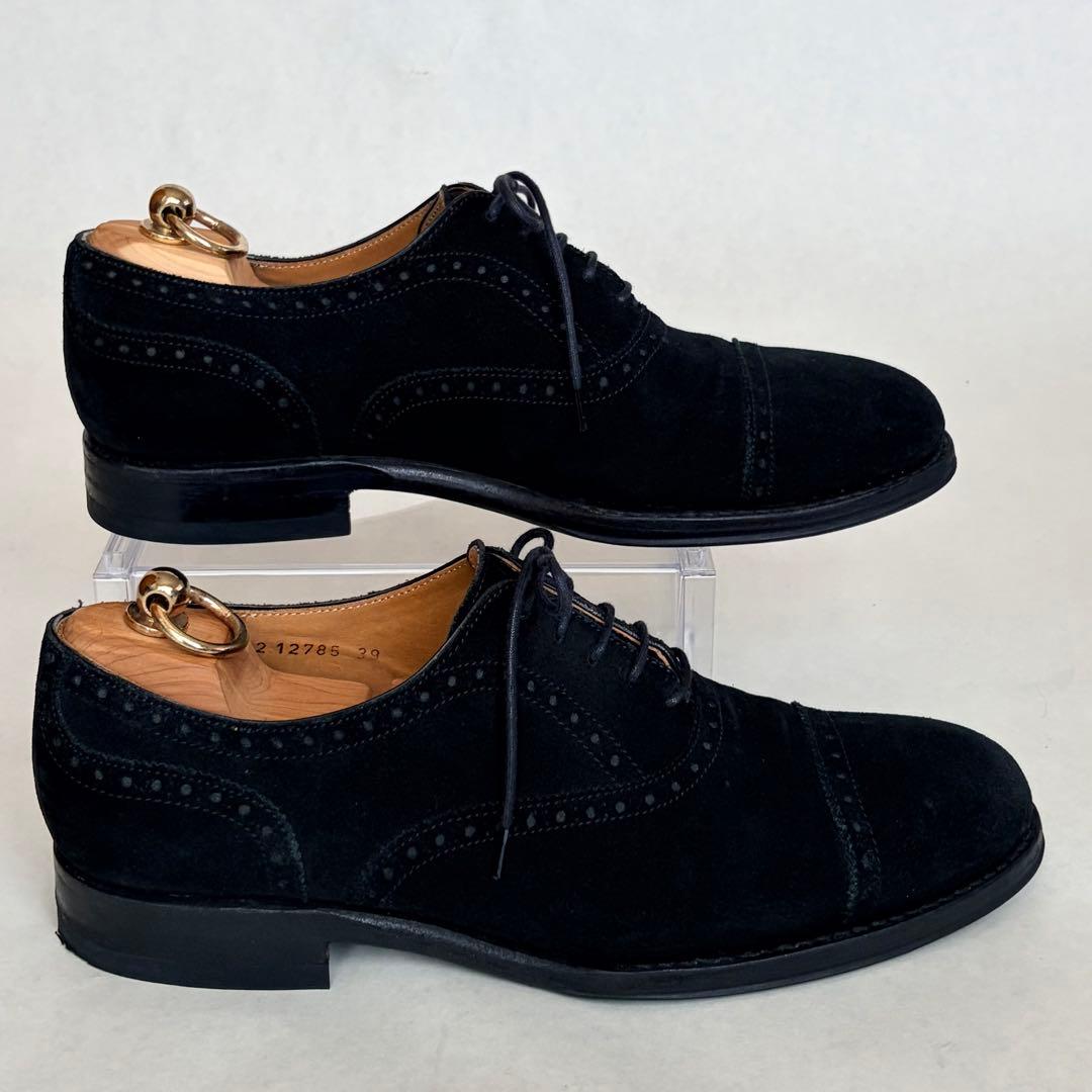 ジャランスリワヤ　スウェード　黒　内羽根　パンチドキャップトゥ　ストレートチップ