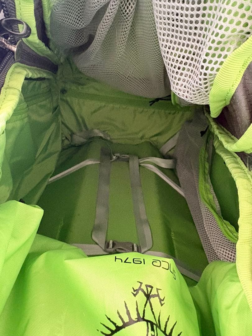 OSPREY Sojourn ブラック キャリー バックパック