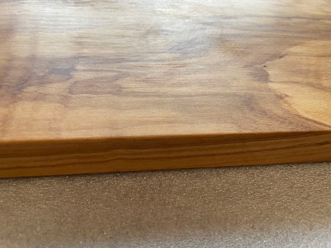 オリーブのカッティングボード