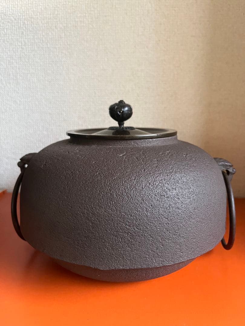 茶道具　風炉釜セット　美品鬼面切合風呂釜付き　鬼面風炉　電気炉付き　前瓦　灰付き