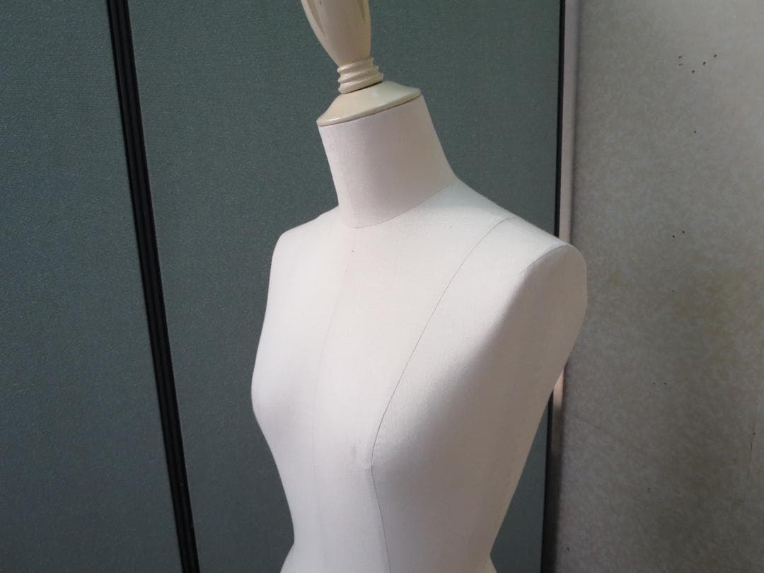 キイヤ　トルソー　レディース脚付き　高さ調整可能