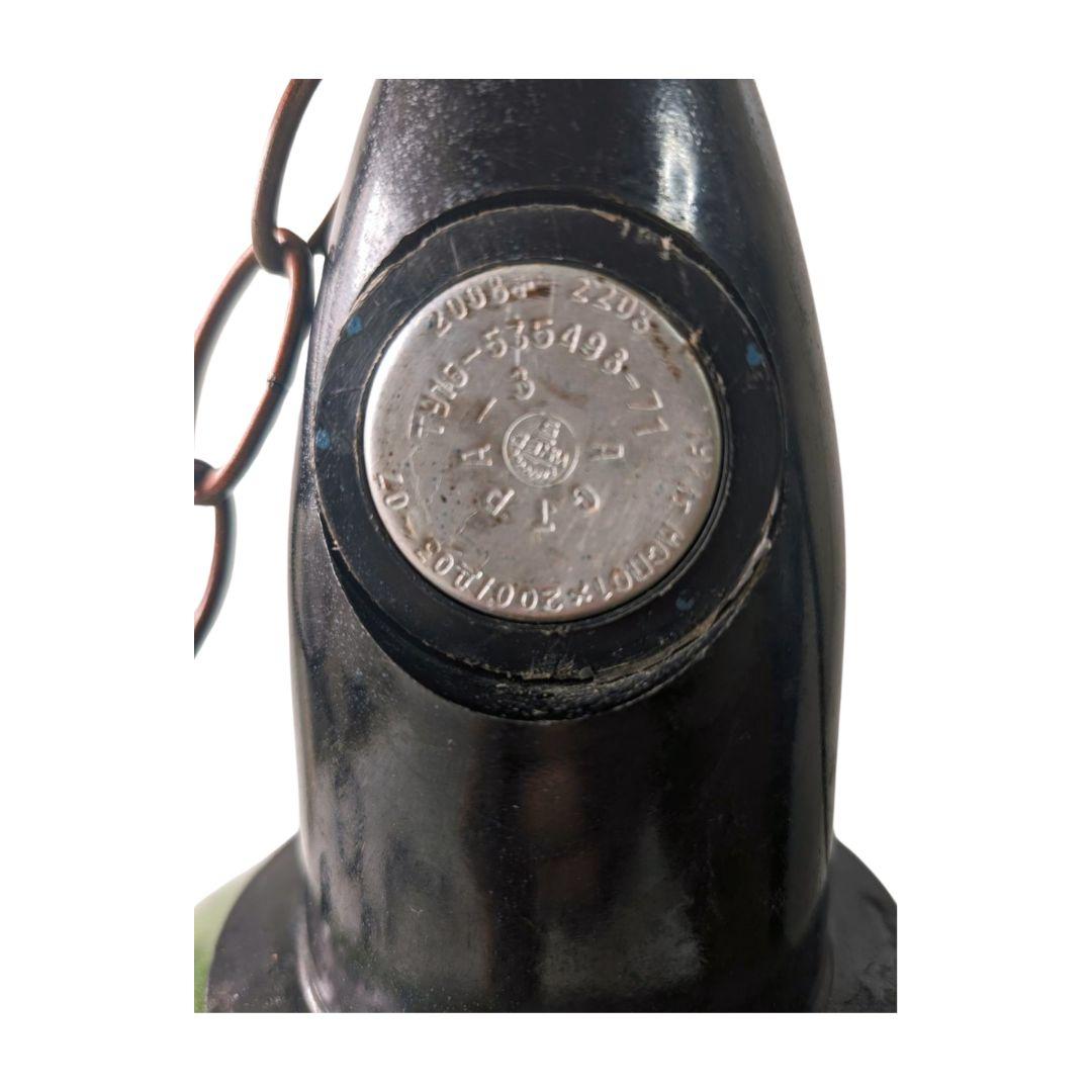 希少　ソビエト時代の雰囲気漂う、グリーンエナメル＆ガラスドームのペンダントライト