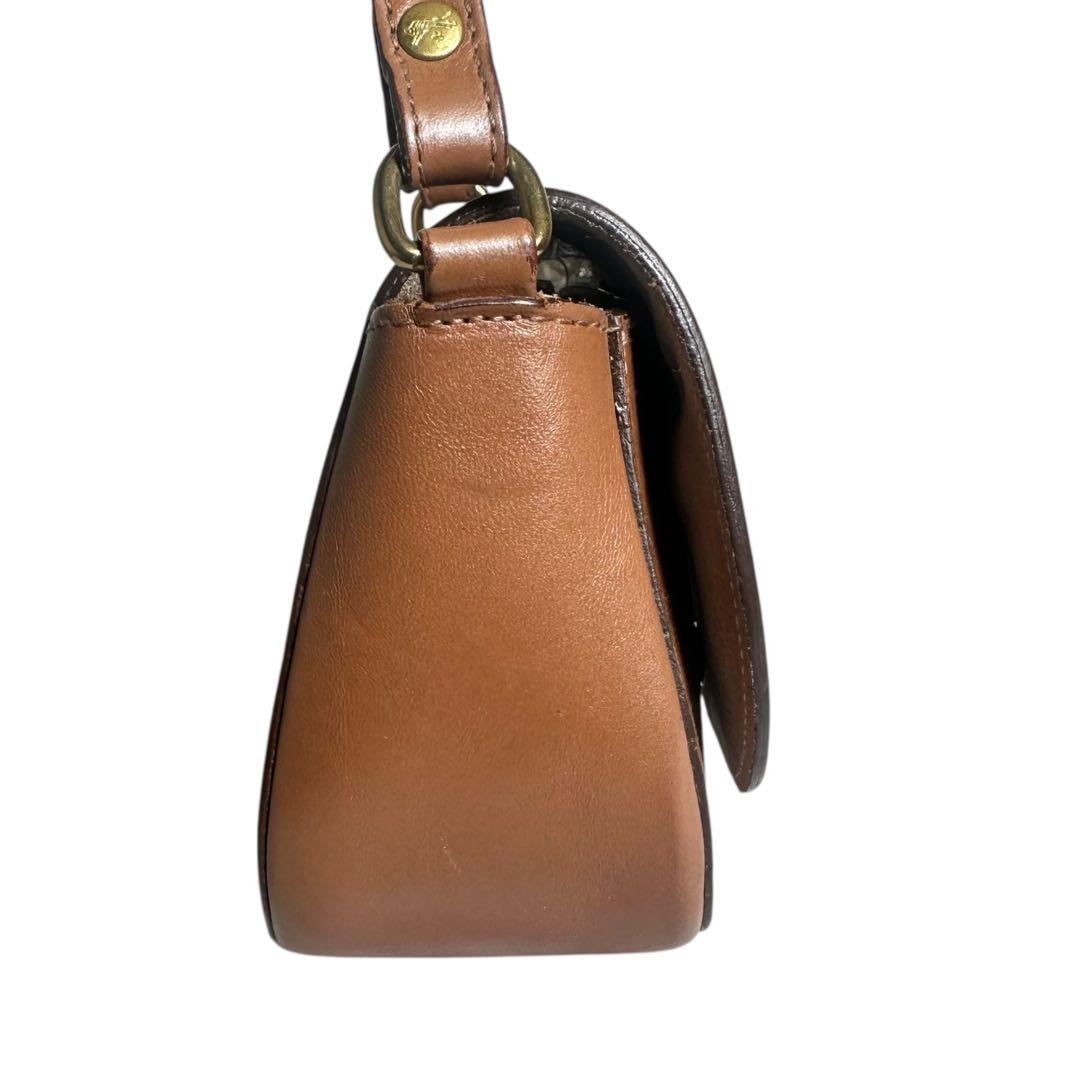 イルビゾンテ　レザー　ショルダーバッグ　キャメル