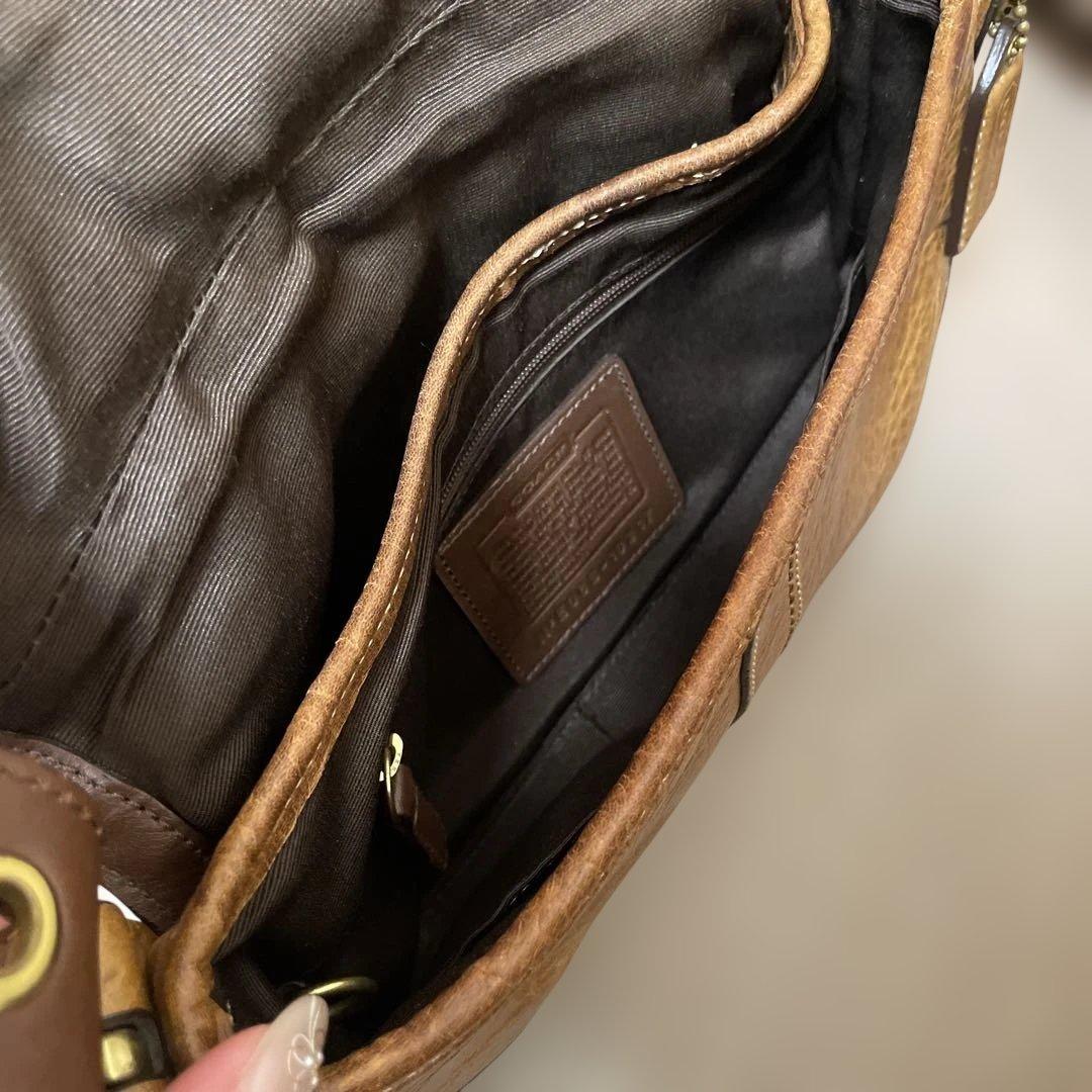 ブラウンレザーショルダーバッグ