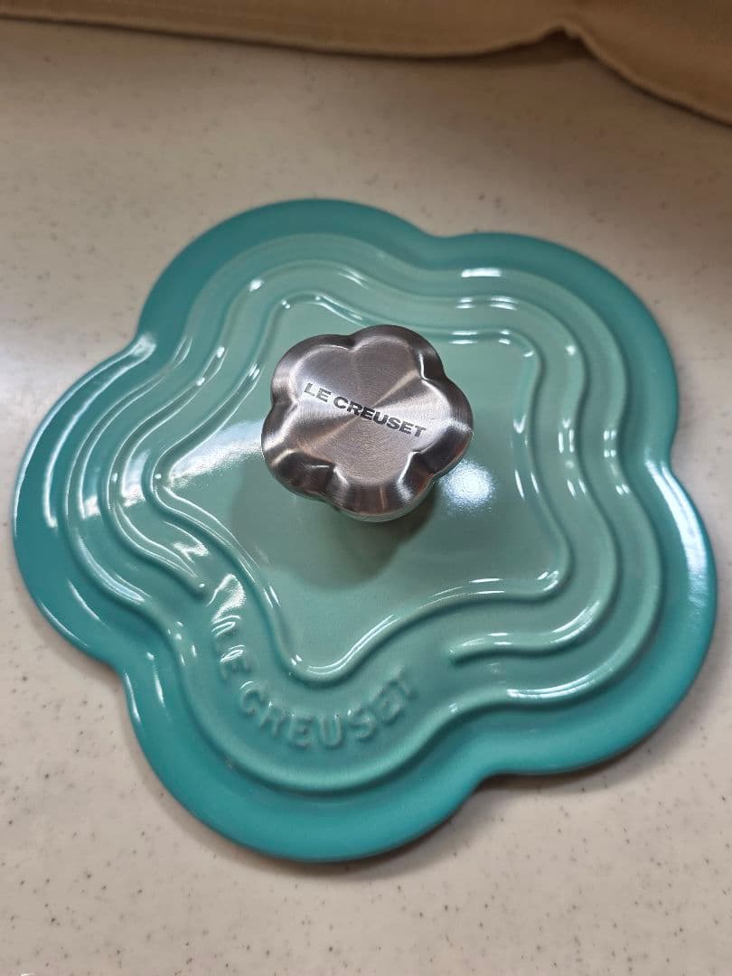 ル・クルーゼ　ココットフルール　プチ　16cm