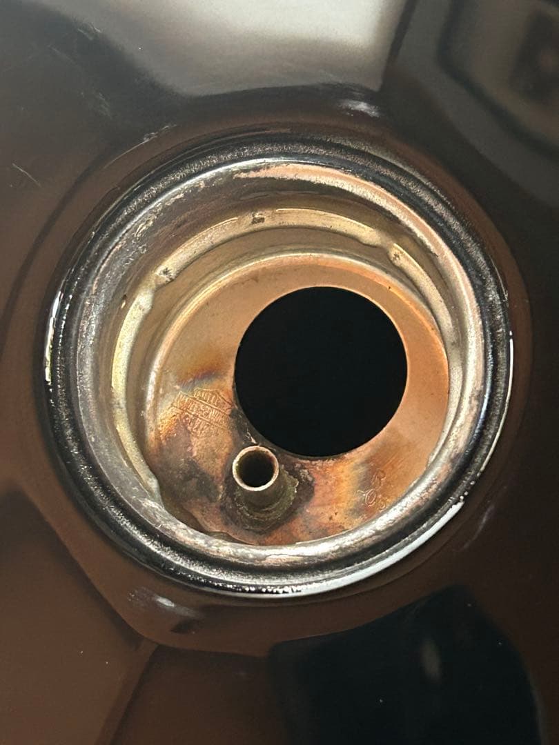 スポーツスターXL883純正タンク ブラック インジェクション用 キャップ付き