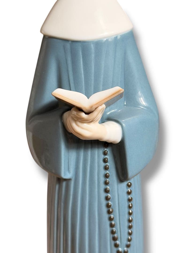 #リヤドロ 朝のお祈り 修道女 フィギュリン 置物　P-3