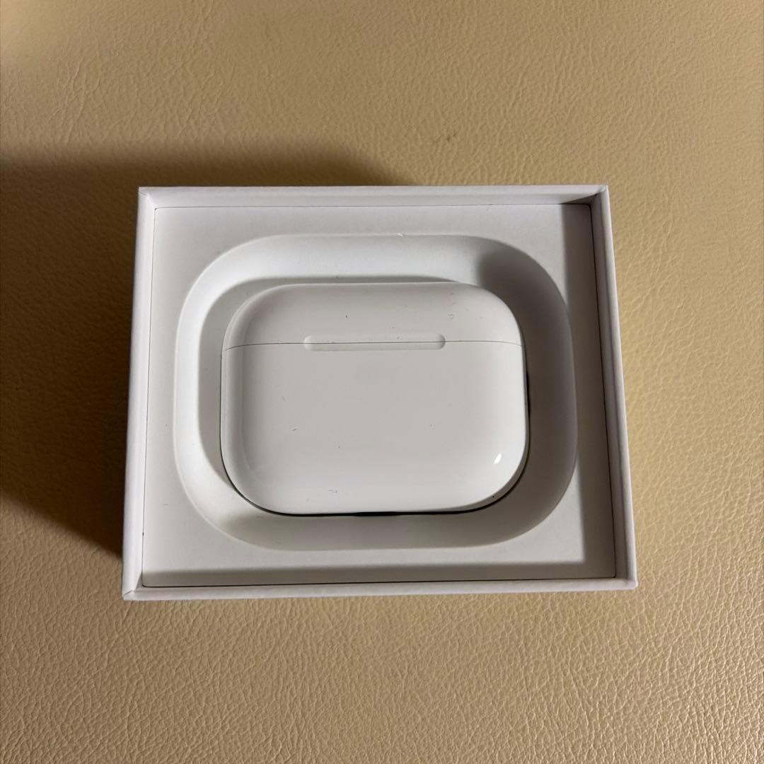 ざ*す様 Apple AirPods pro3