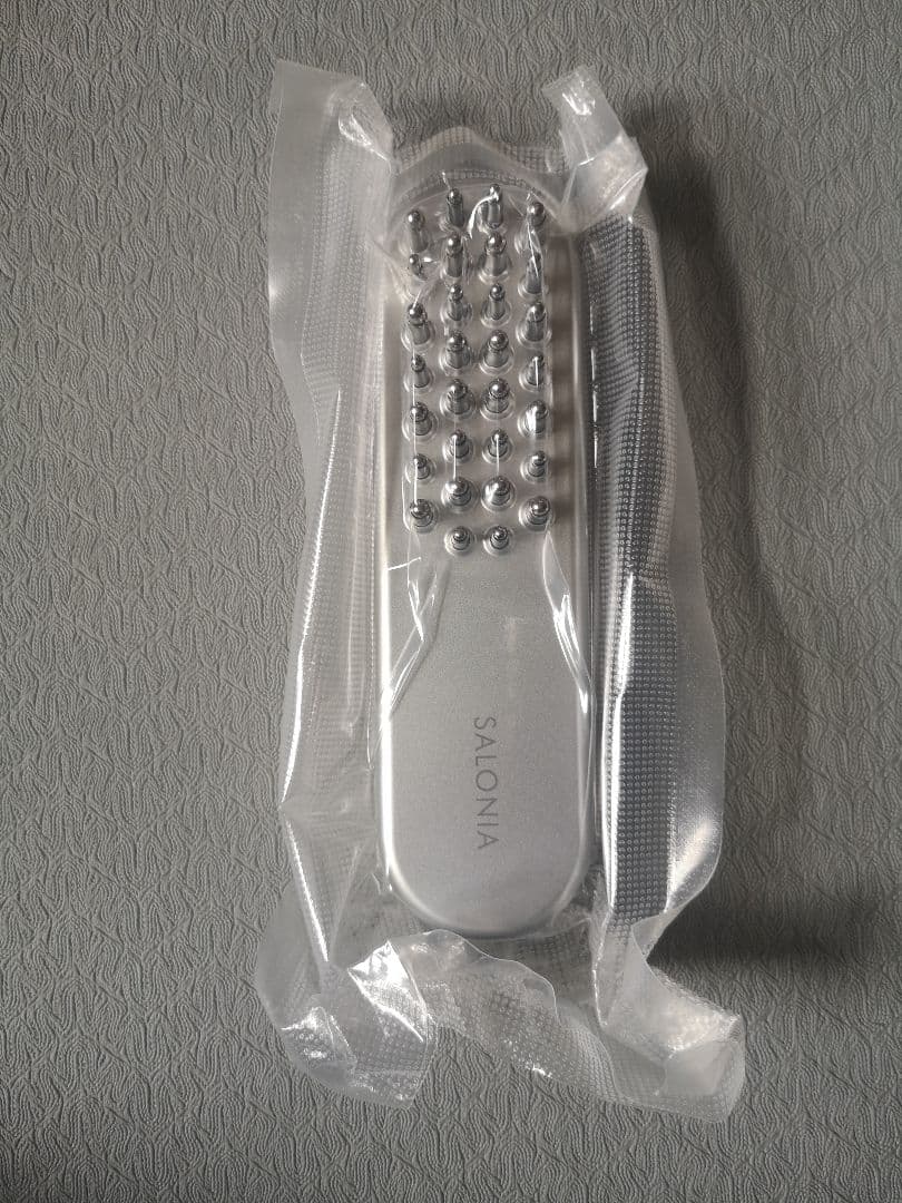 新品未使用　SALONIA EMSリフトブラシ 本体と付属品