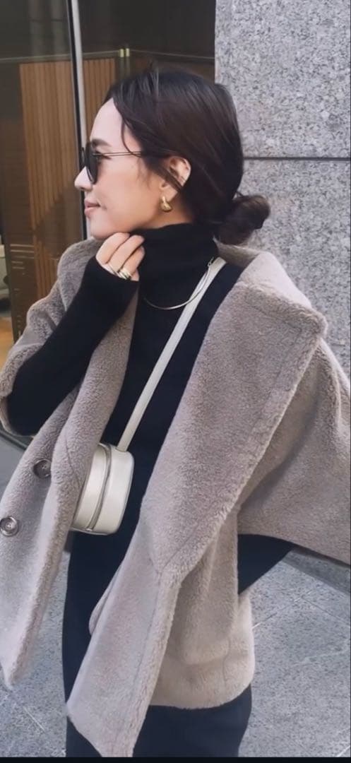 あ*み様 スタニングルアー　グレージュ ボアポンチョ ダブルボタン