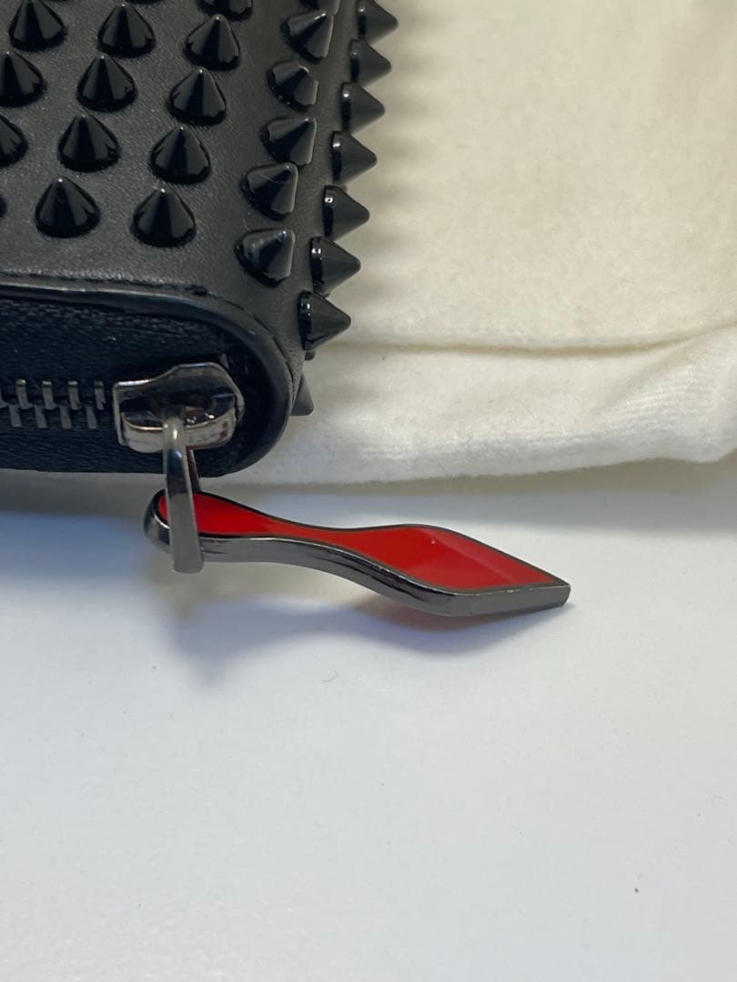 クリスチャンルブタン ラウンドファスナー長財布