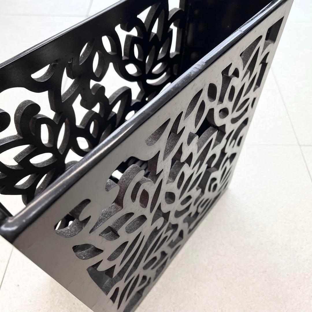 【モダン】ブックシェルフ 黒 シック 模様 木製 本立て 雑誌入れ 本収納