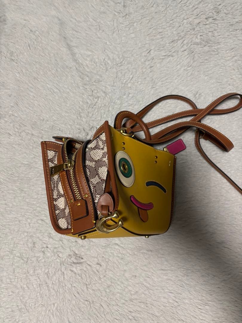 COACH イエローフェイスショルダーバッグ