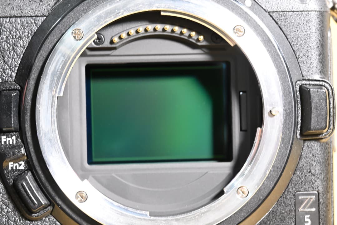 デジタルカメラ Nikon Z5 + NIKKOR Z 50mm F1.8 S