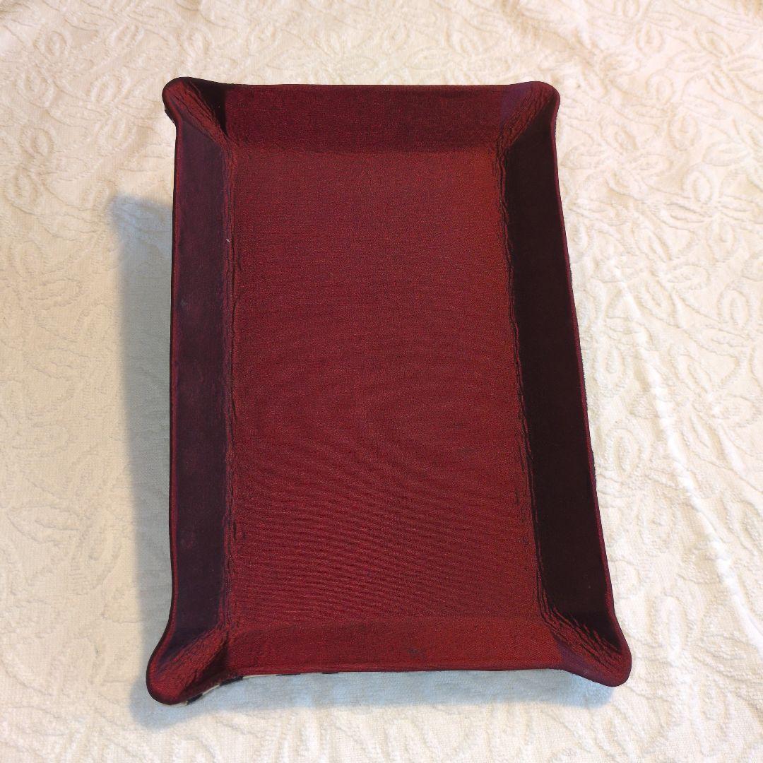 再お値下げしました。新品、未使用。カルトン、バーガンディ色のファブリックトレイ。