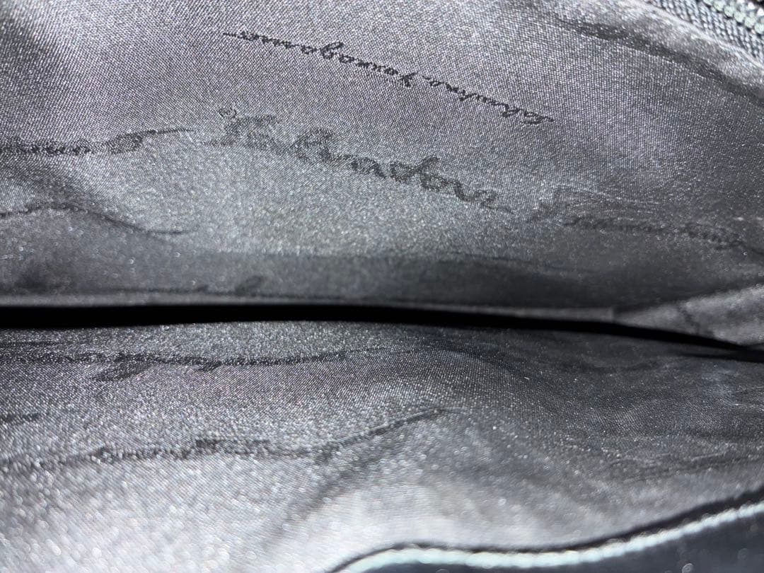 ◯ サルヴァトーレフェラガモ ガンチーニ ワンショルダーバッグ ブラウン