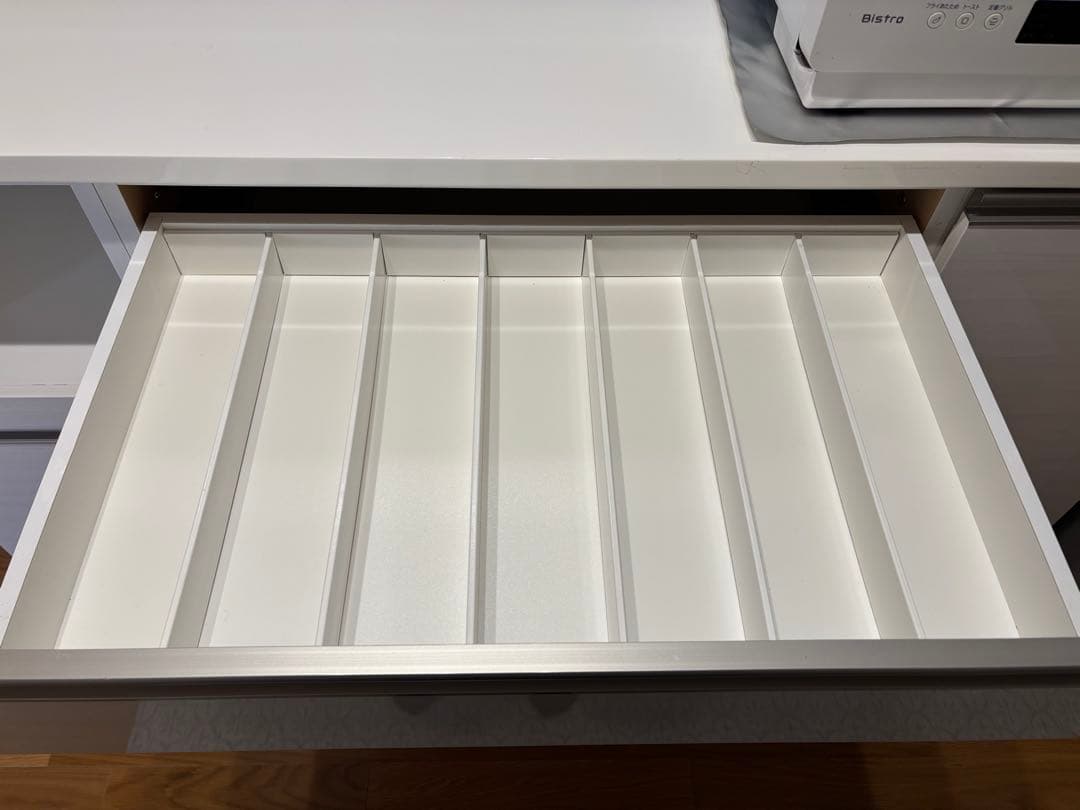 ニトリ　リガーレ　ホワイトキャビネット 食器棚・キッチンカウンター　上置き棚付き