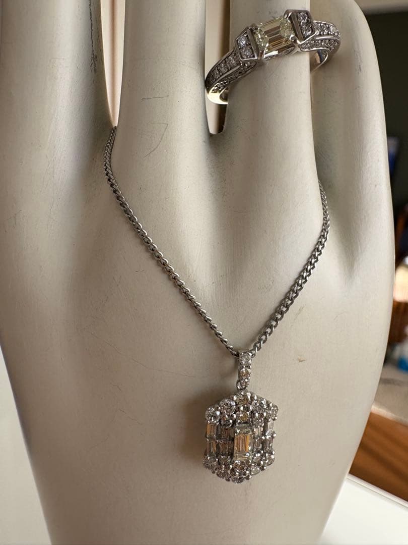 プラチナ✨ダイヤバケット0.2/0.7ctペンダントトップ✨無色透明✨