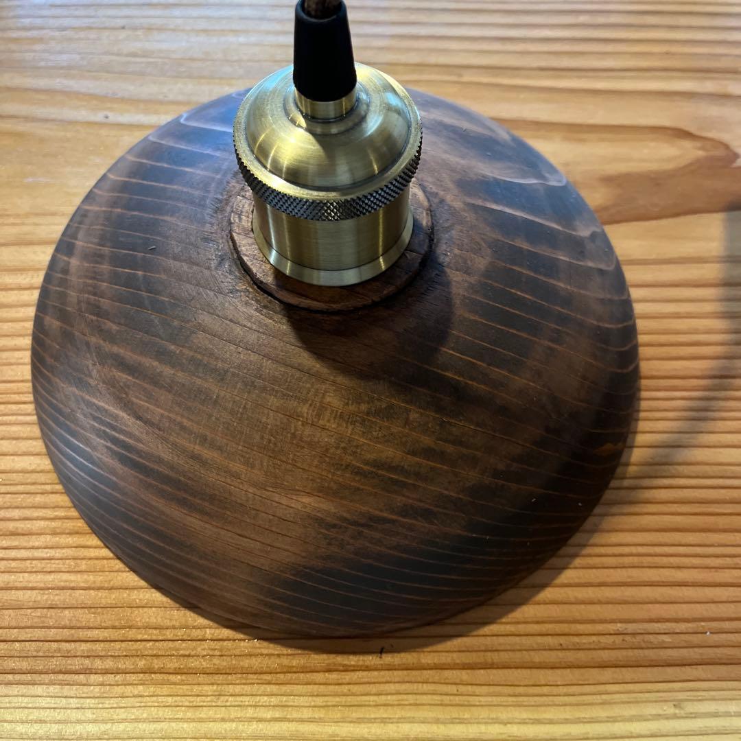 ハンドメイド 天然杉ペンダントライト／優しい木目／ナチュラル照明