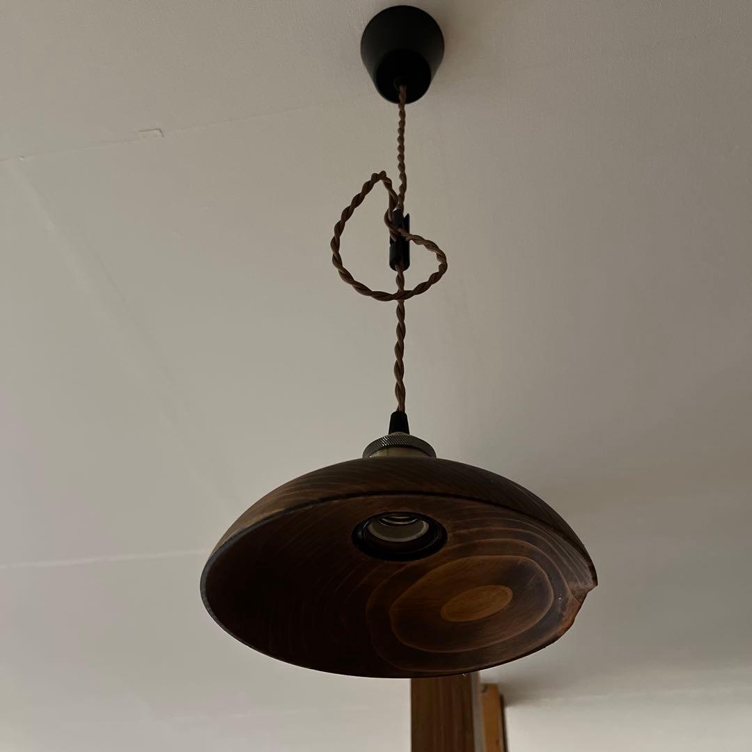 ハンドメイド 天然杉ペンダントライト／優しい木目／ナチュラル照明