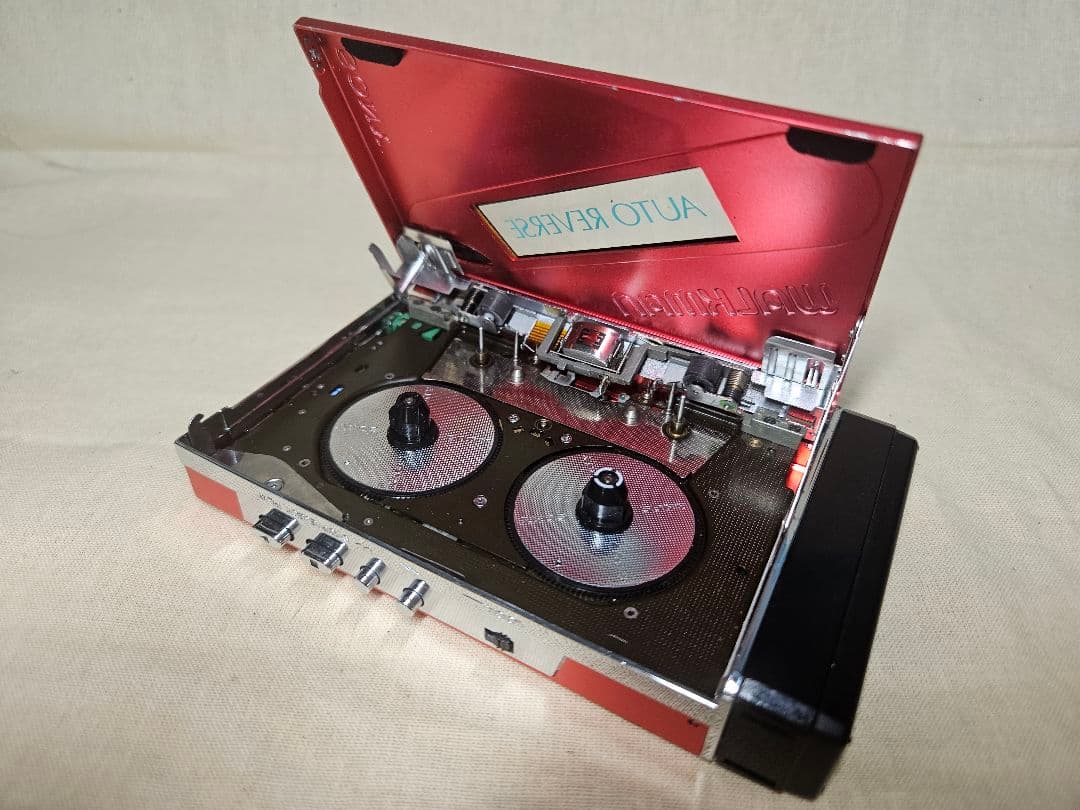 整備済み動作品　WM-102 カセットウォークマン　ポータブルプレイヤー