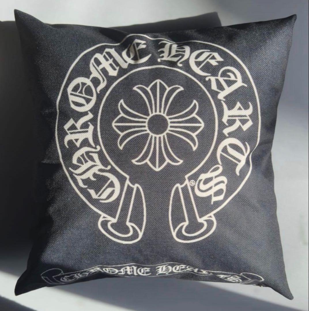 アキ　クロムハーツ　ホースシューとプラスロゴクッションカバー新品　3個