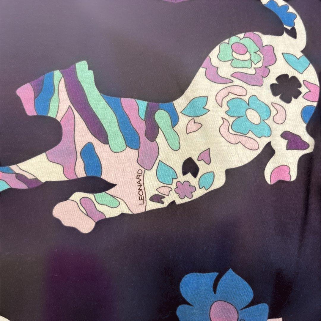 レオナール スポーツ　長袖トップス　38 紺色　猫に花柄　30%引きセール中