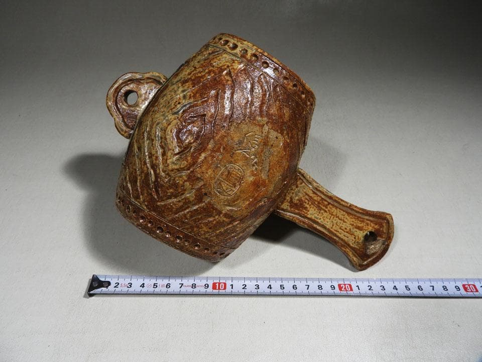 ●瀬戸焼名工 加藤進 (号 信人) 子 小槌に鼠と小判 正月にも 共布 共箱