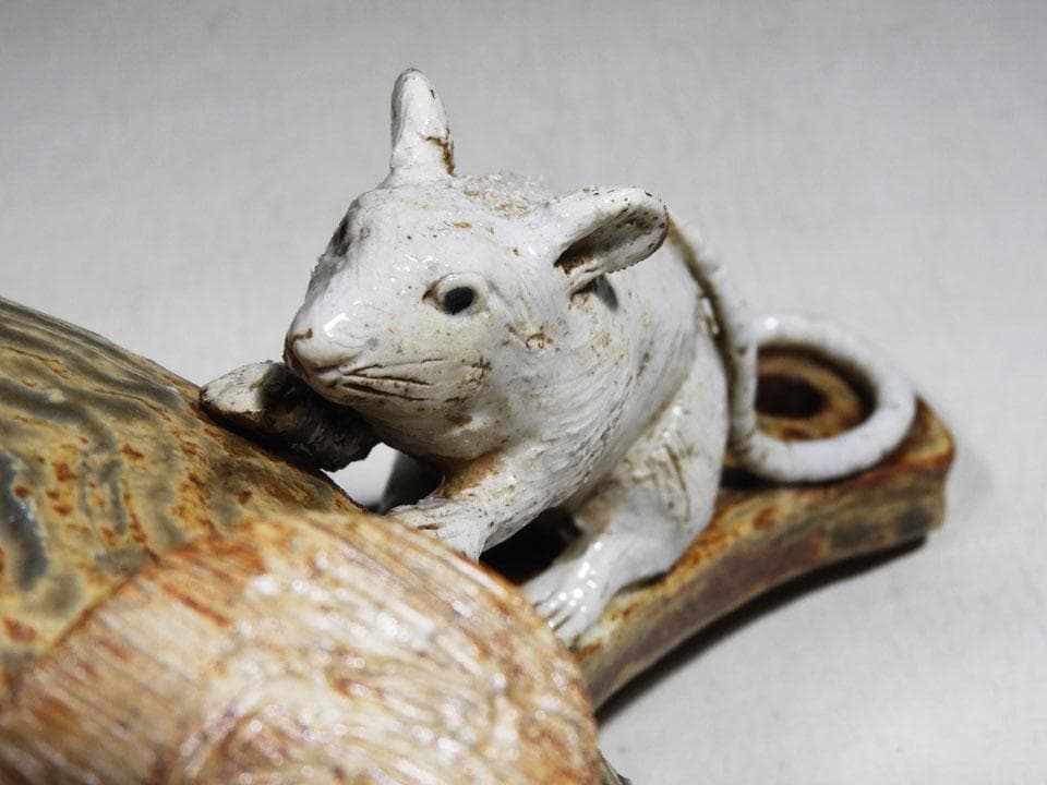 ●瀬戸焼名工 加藤進 (号 信人) 子 小槌に鼠と小判 正月にも 共布 共箱