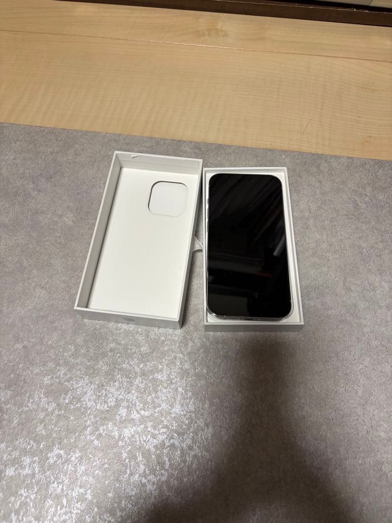 Apple iPhone 14 Pro シルバー 本体