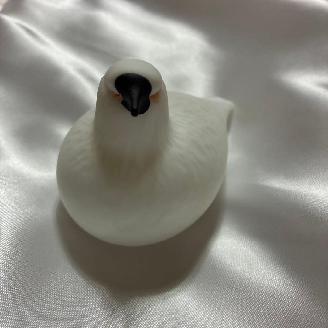 ホワイト水鳥のガラス置物　イッタラ　オイバトイッカ