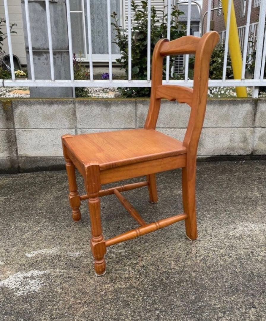 人気のパイン材　スペイン製　ダイニングチェア　無垢材　椅子