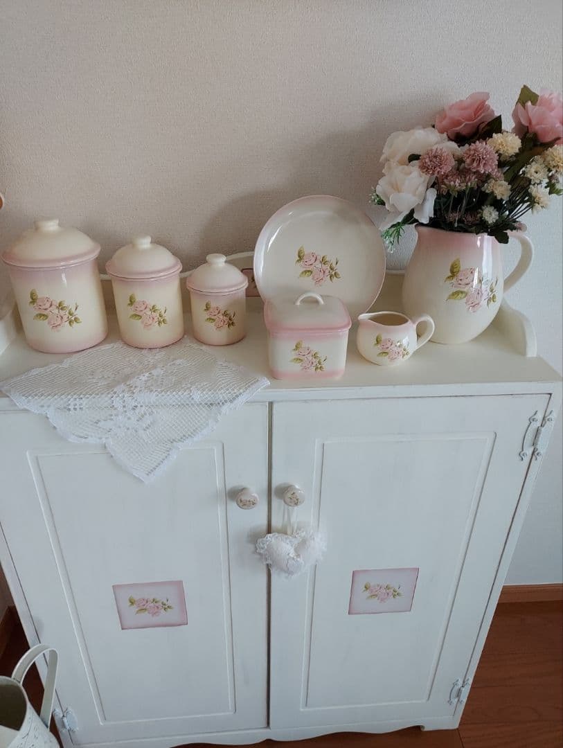 イマン、ダイアナローズ、白家具、カントリー家具フレンチカントリー家具キャビネット