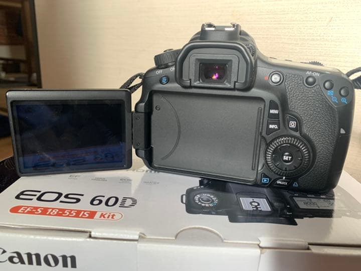 Muốn lên đời nên bán. Không có vết xước