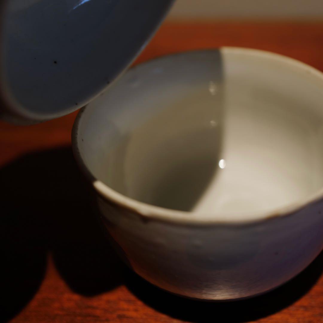 骨董 白磁の蓋付き茶入れ 台湾製 古美術 アンティーク