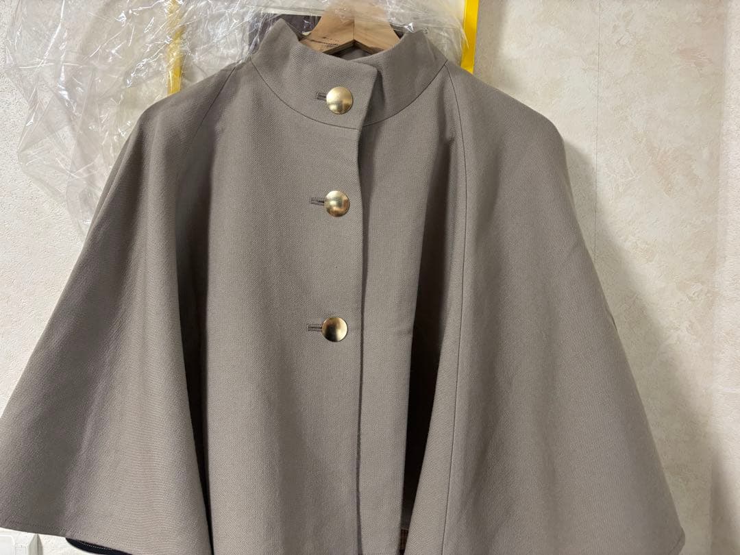 お値下げallureville ケープ コート 【49500円】
