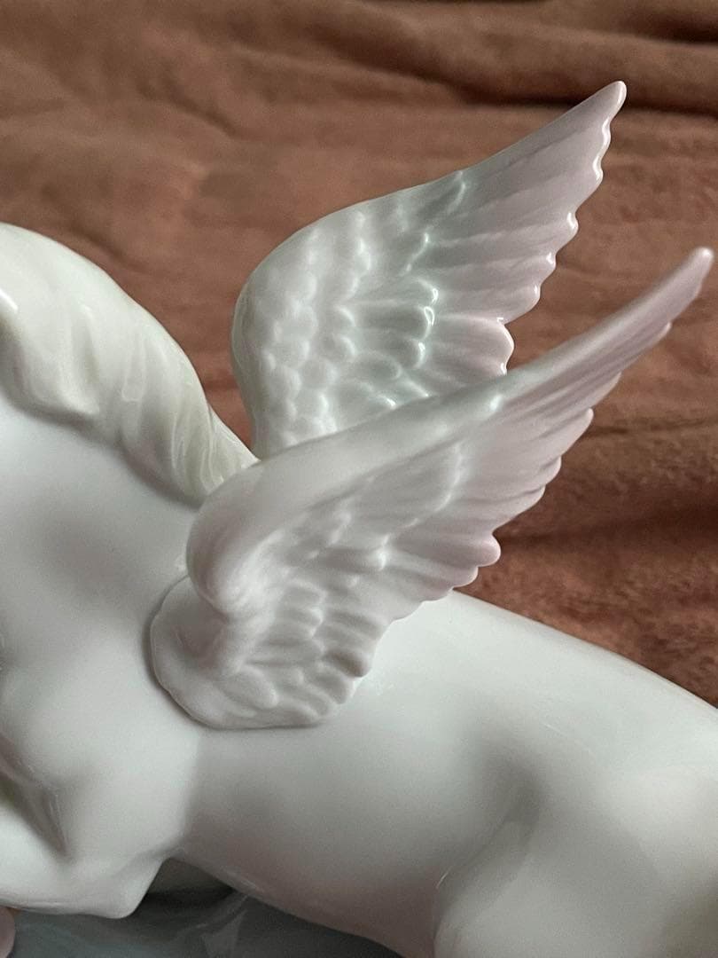 【海外限定】 リアドロ Lladro No.6242 小鳥と遊ぶペガサス 陶磁器