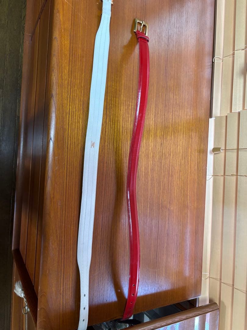 ２本、エルメス白ベルト コーチ赤ベルト