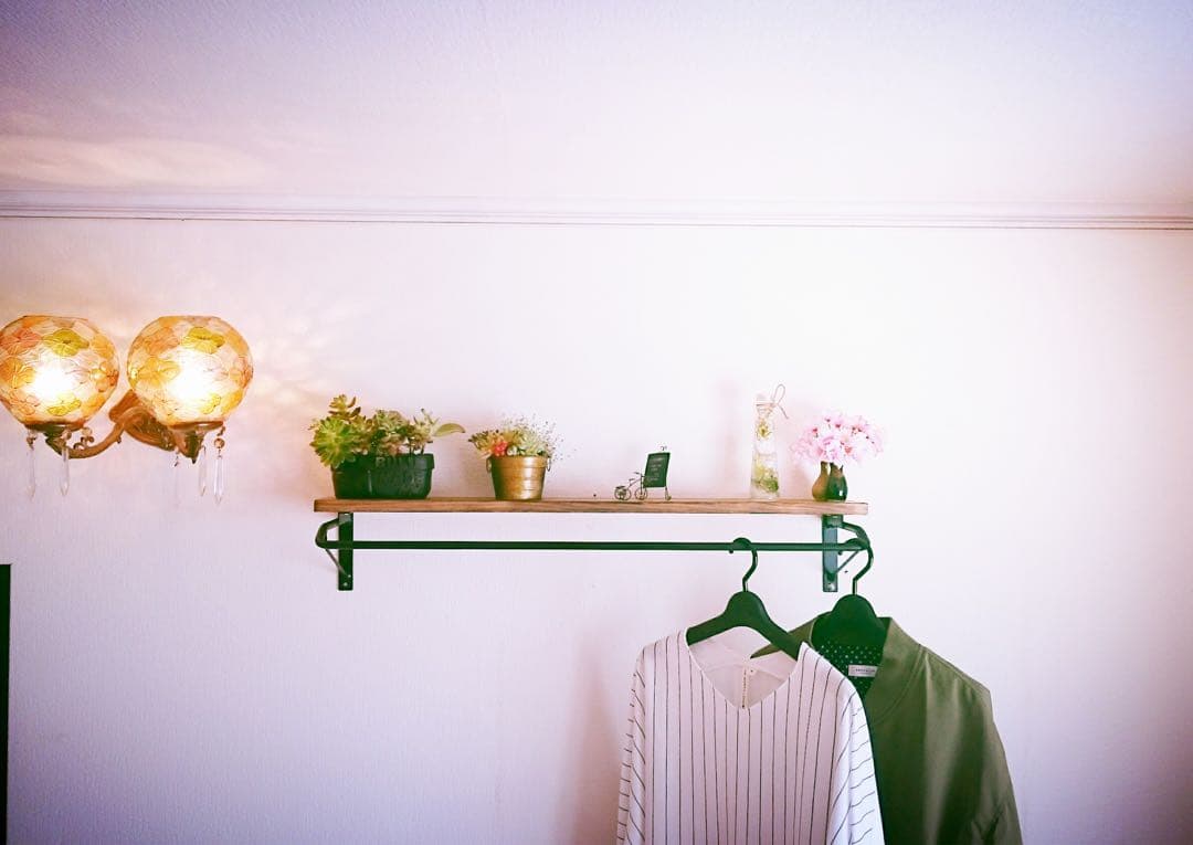 アイアン壁掛けハンガーラック、飾り棚、90cm