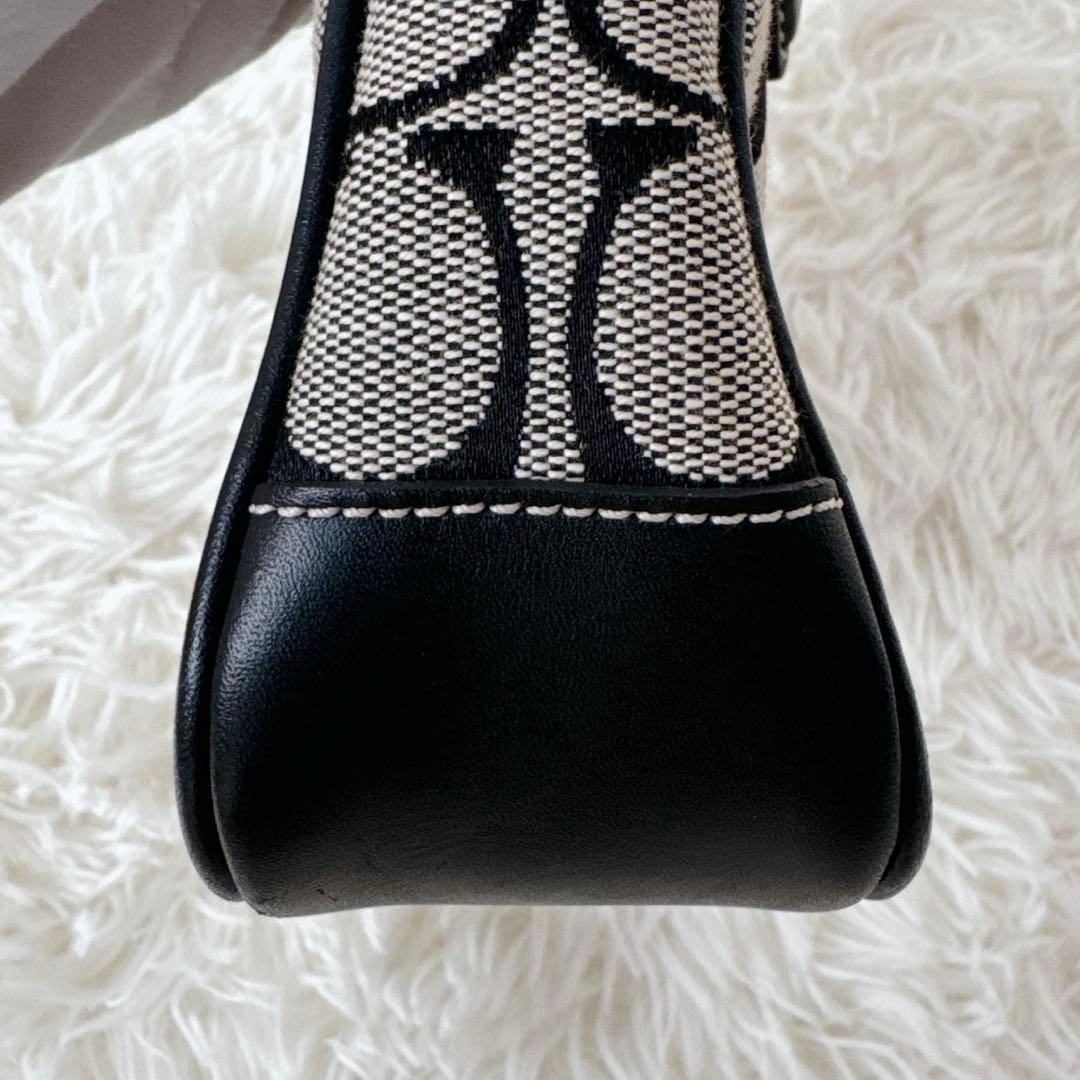 極美品✨COACHコーチ アクセサリーポーチ シグネチャー ワンショルダー 黒