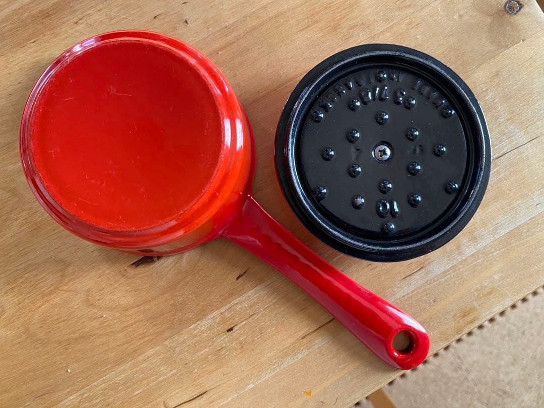 staub ストウブ　ソースパン　10センチ　赤　レッド
