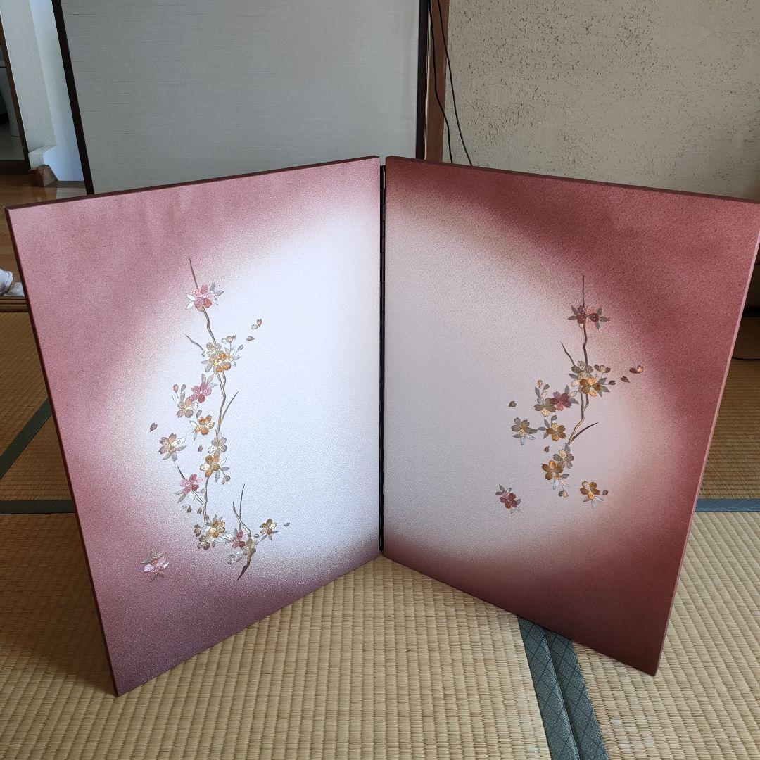 雛道具　雛人形　二曲屏風　桜刺繍　Ｐボカシ20号　屏風のみ出品(高さ60cm)
