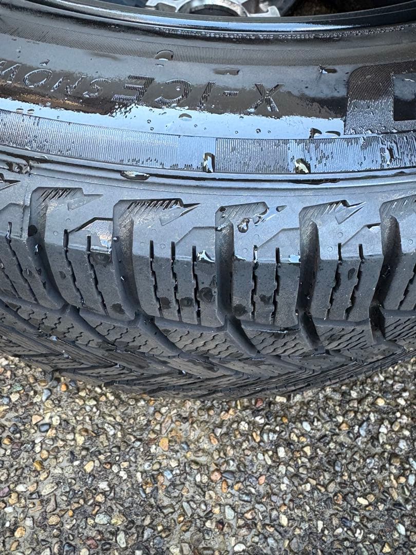 送料込み格安　275/55R20インチ　スタッドレス　ディフェンダー【1/2】