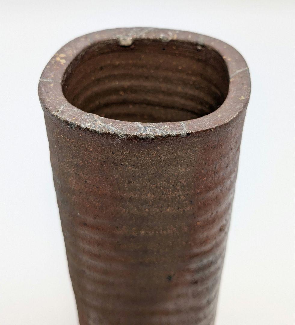 岡山県重要無形文化財 伊勢崎満 備前焼 緋襷四方花入 合箱 花瓶 花器 花生