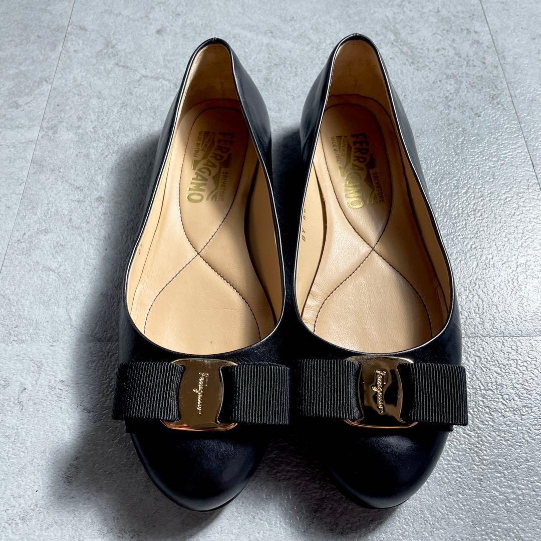 極美品✨ フェラガモ VARINA ヴァリナ フラットシューズ 黒 23cm