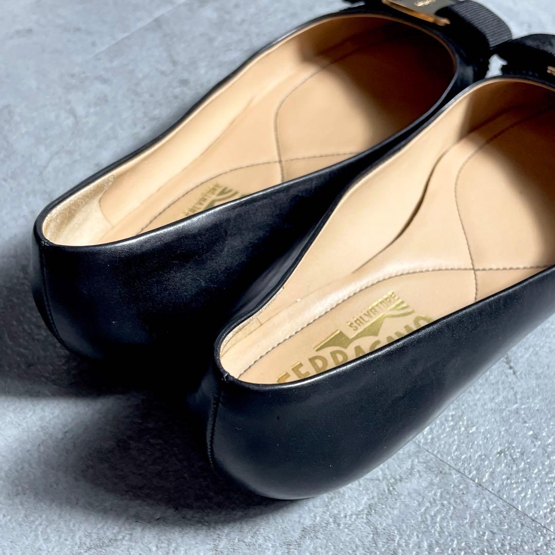 極美品✨ フェラガモ VARINA ヴァリナ フラットシューズ 黒 23cm