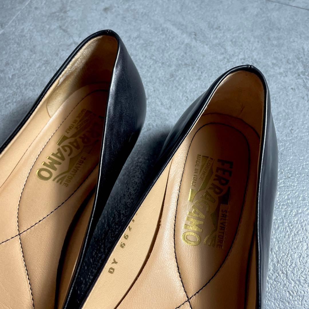 極美品✨ フェラガモ VARINA ヴァリナ フラットシューズ 黒 23cm